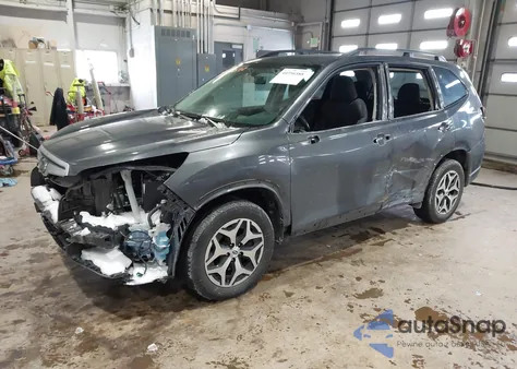 2021 Subaru Forester Premium z USA, uszkodzony, nr VIN JF2SKAFC4MH581554